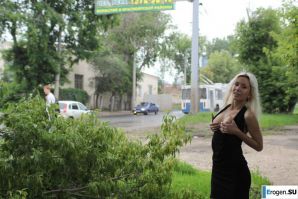 Nastya from Samara walks around the city and shows herself. Part 10. Thumb 14