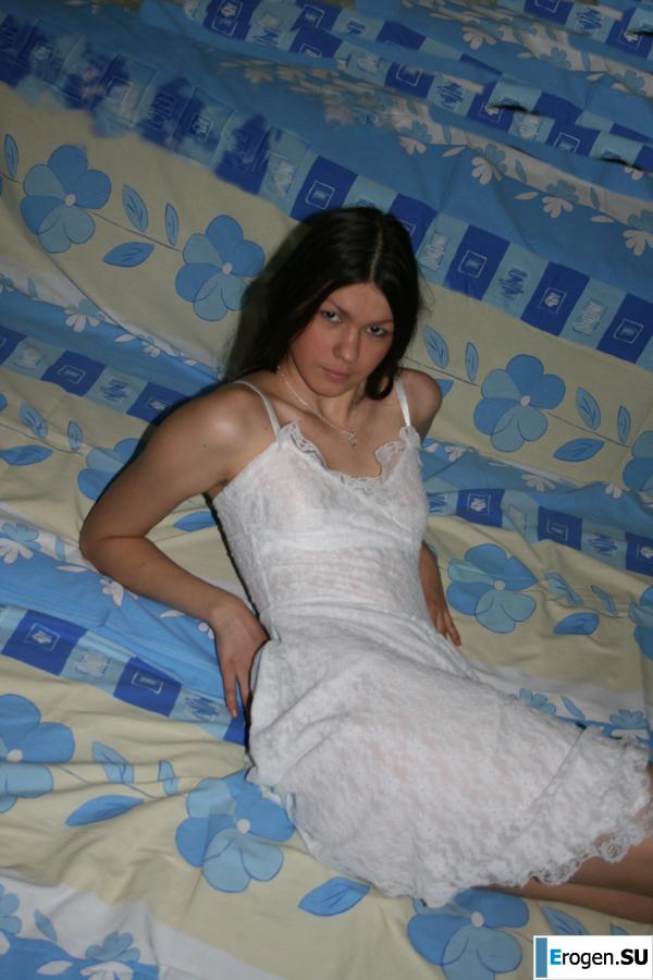 Russian Asian woman with a lizard. Photo 16