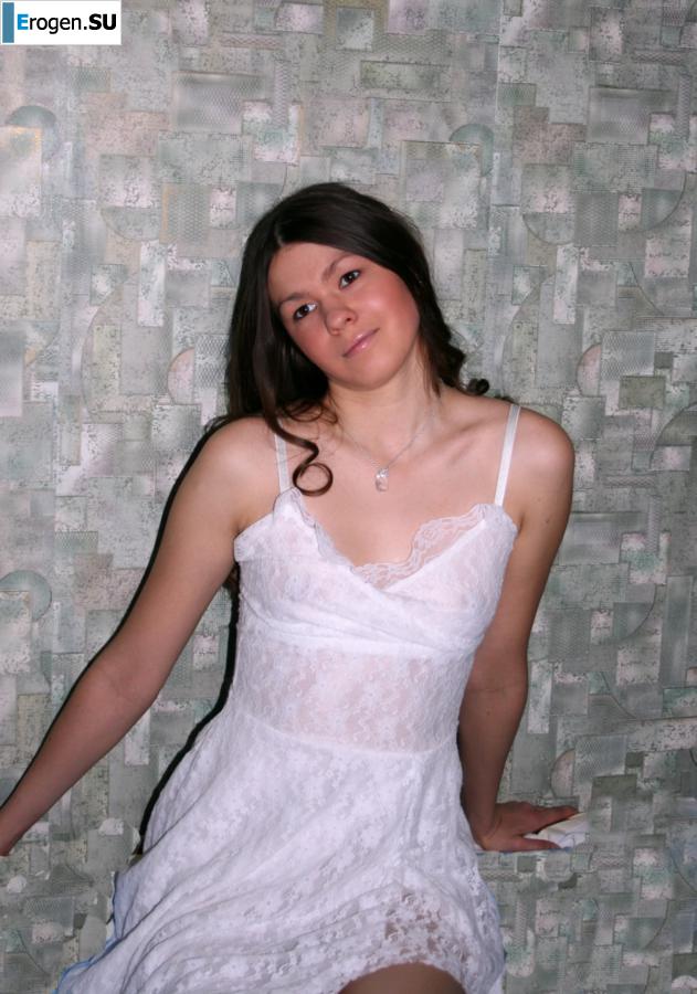 Russian Asian woman with a lizard. Photo 17