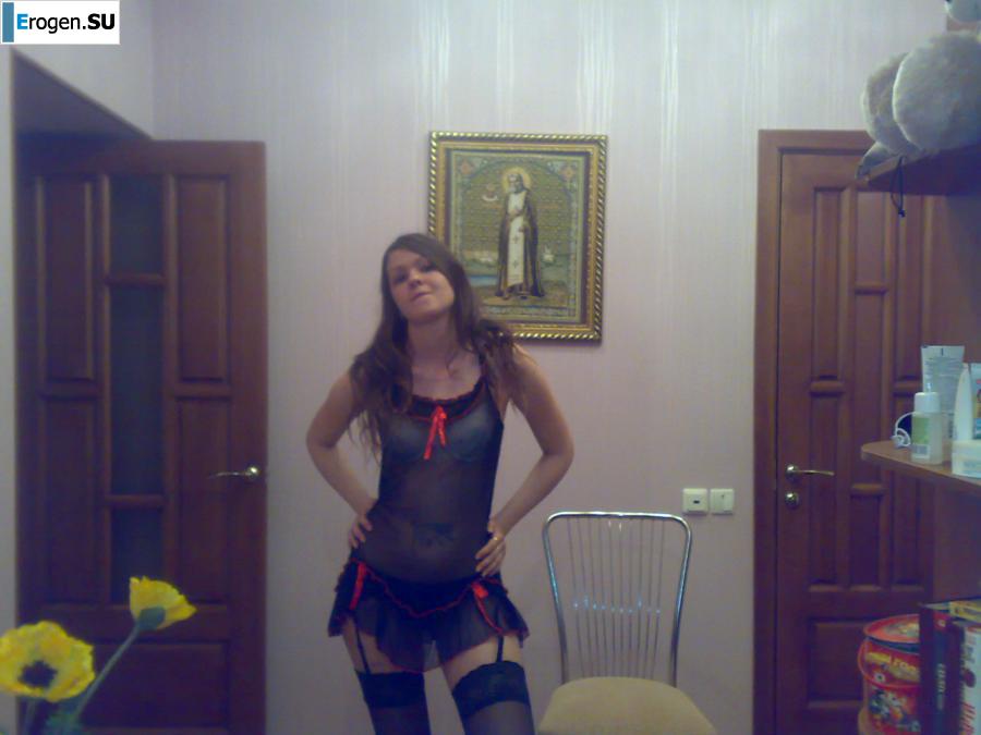 Russian Asian woman with a lizard. Photo 23