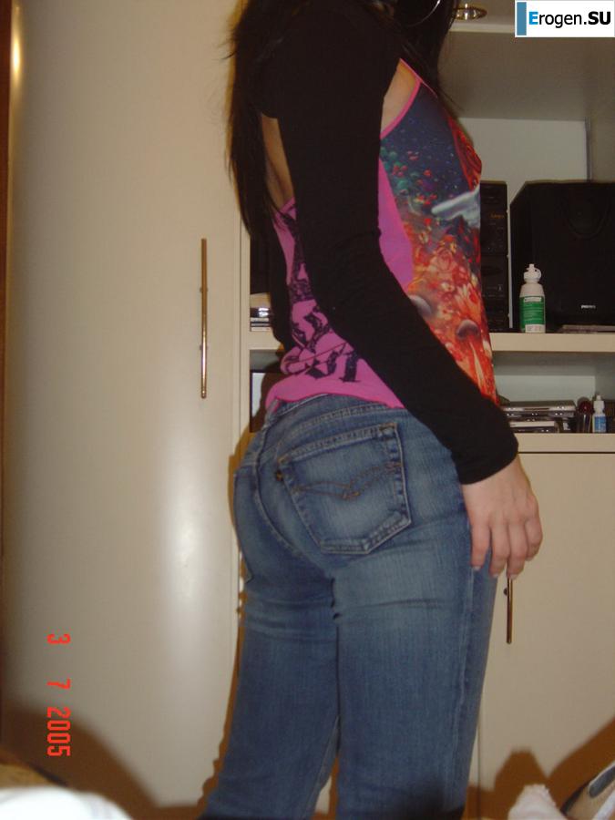 A slender girl poses and craves. Photo 4