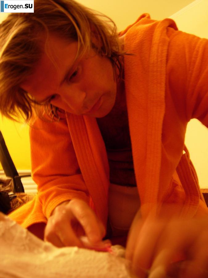 That blonde, the brunette. Photo 14