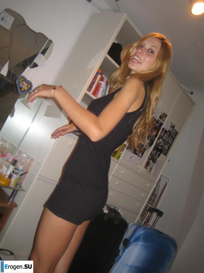 Slender German and her curly-haired friend. Photo 10