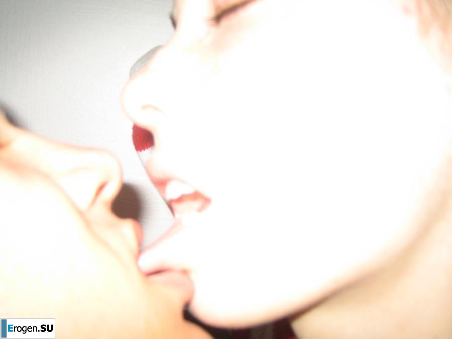 Slender German and her curly-haired friend. Photo 4