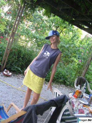 Slender German and her curly-haired friend. Thumb 9