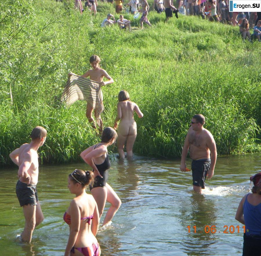 Hippies are nudists. Photo 52