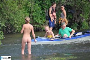 Hippies are nudists. Thumb 10