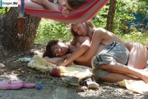 Hippies are nudists. Thumb 35