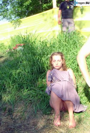 Hippies are nudists. Thumb 53