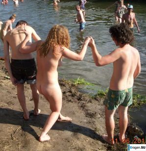Hippies are nudists. Thumb 54