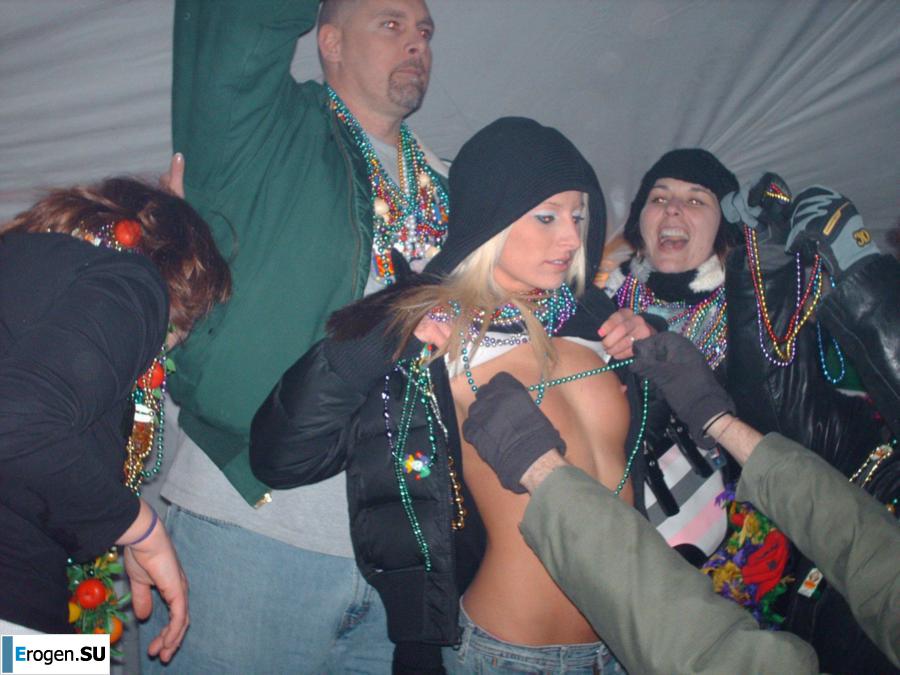 Public exposure. Photo 37