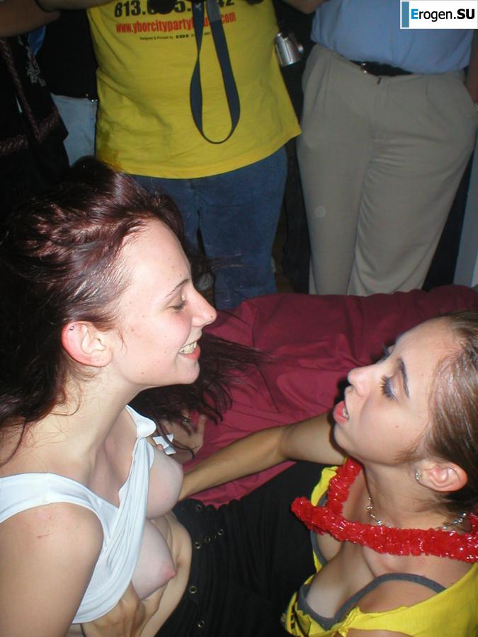 Public exposure. Photo 39