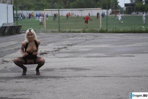 Настя из Самары ходит по городу и показывает себя. Часть 12. Эскиз 6