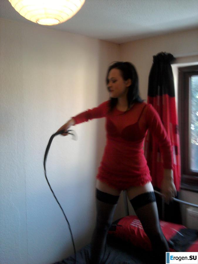 Pretty brunette in stockings. Photo 29