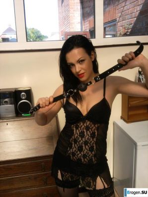 Pretty brunette in stockings. Thumb 20