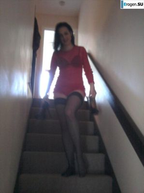 Pretty brunette in stockings. Thumb 37