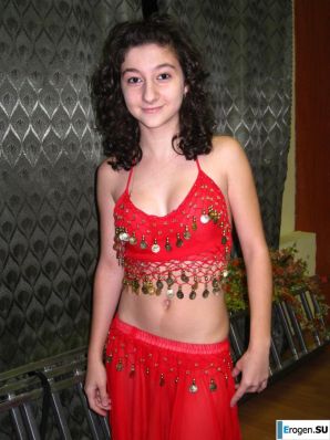 Студентки фоткают сами себя. Эскиз 33