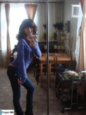 Студентки фоткают сами себя. Эскиз 40