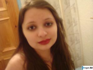 Студентки фоткают сами себя. Эскиз 5