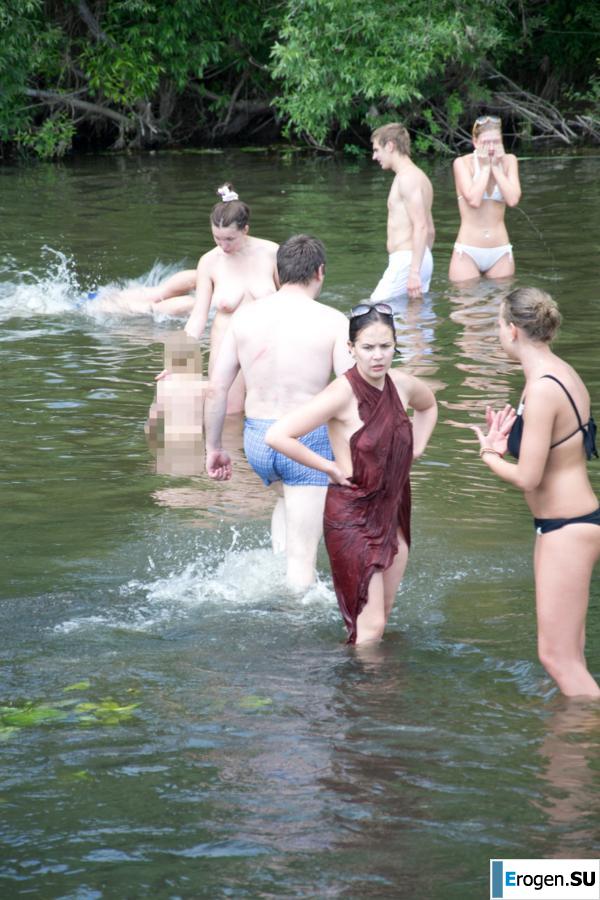 Photo from the hippie rally. Photo 40