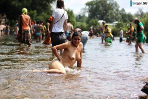 Photo from the hippie rally. Thumb 36