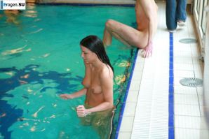 Czech nudists in the pool. Thumb 30