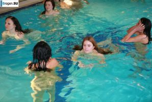 Czech nudists in the pool. Thumb 31