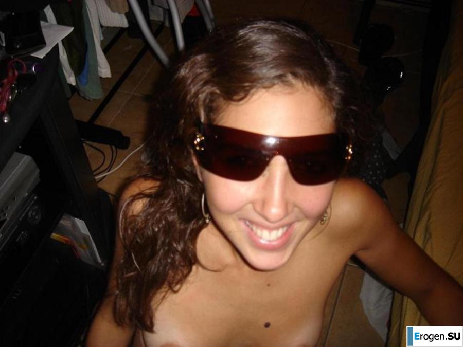 Улыбчивая брюнетка с вечностоящими сосками. Часть 2. Фото 19