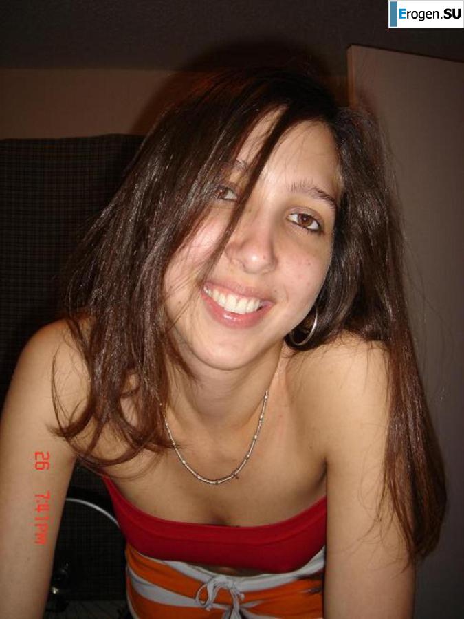 Улыбчивая брюнетка с вечностоящими сосками. Часть 2. Фото 24