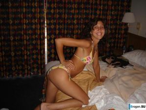 Улыбчивая брюнетка с вечностоящими сосками. Часть 2. Эскиз 11