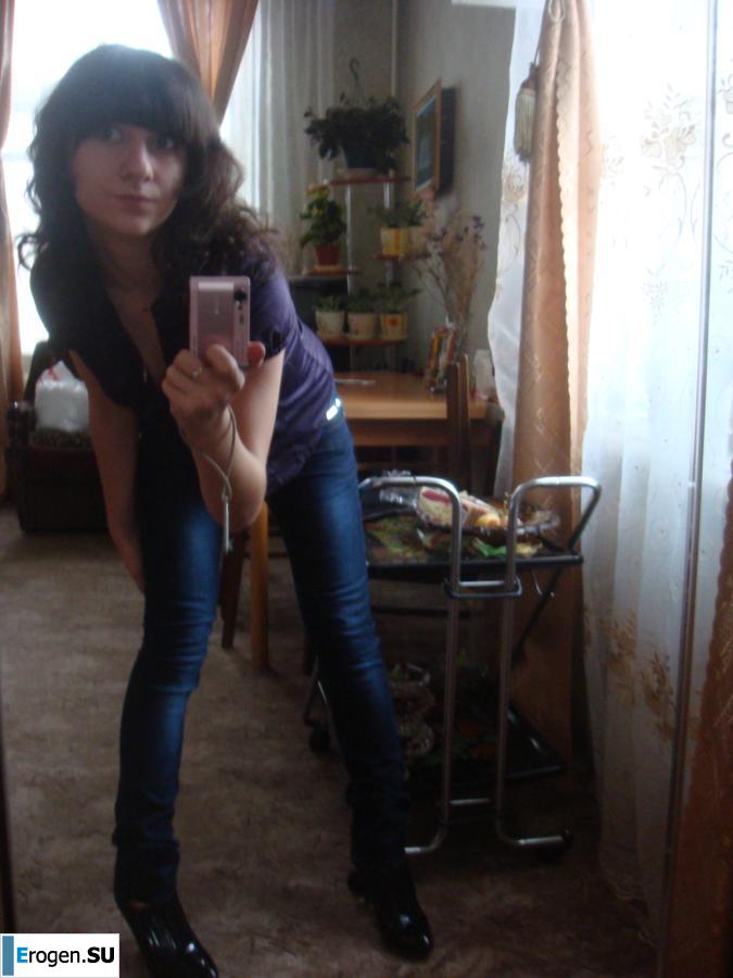 Students take pictures of themselves. Part 2. Photo 3