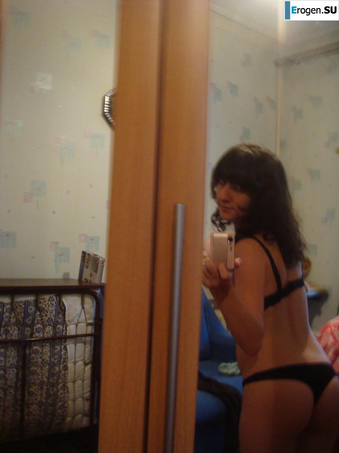 Students take pictures of themselves. Part 2. Photo 6