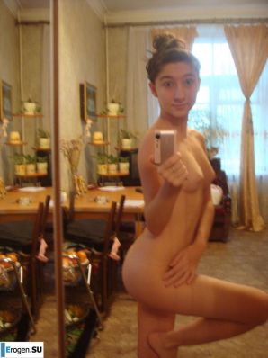 Students take pictures of themselves. Part 2. Thumb 5