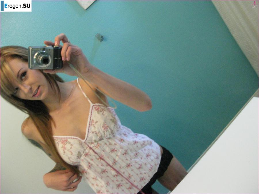 Self-shot in the bathroom. Photo 11