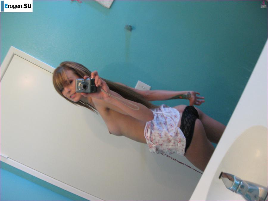 Self-shot in the bathroom. Photo 17