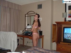 Улыбчивая брюнетка с вечностоящими сосками. Часть 3. Эскиз 17