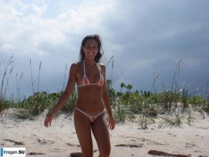 Улыбчивая брюнетка с вечностоящими сосками. Часть 3. Эскиз 35