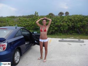 Улыбчивая брюнетка с вечностоящими сосками. Часть 3. Эскиз 8