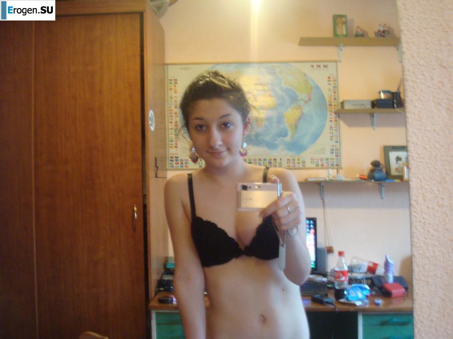 Students take pictures of themselves. Part 3. Photo 17