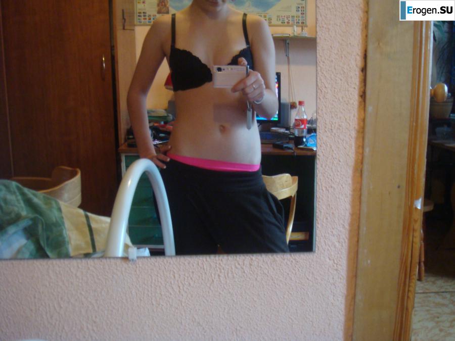 Students take pictures of themselves. Part 3. Photo 18