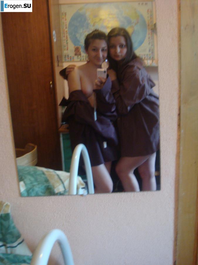 Students take pictures of themselves. Part 3. Photo 34