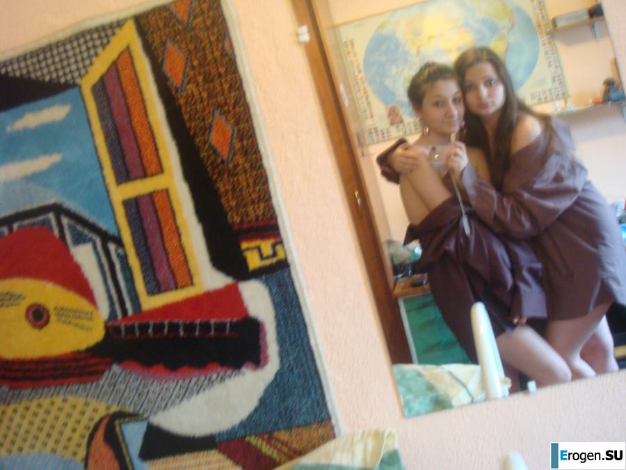 Students take pictures of themselves. Part 3. Photo 35