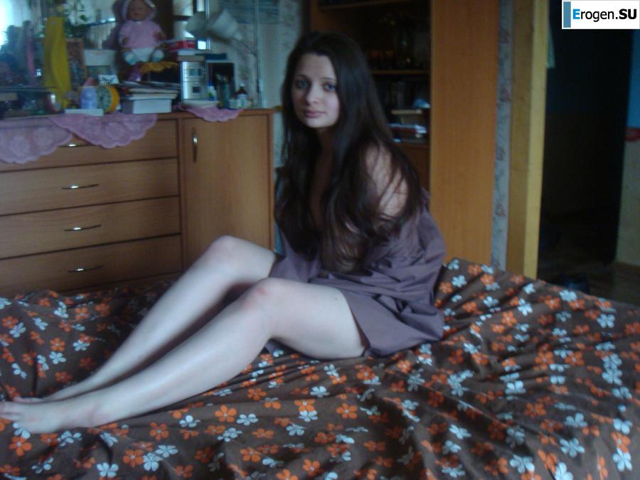 Students take pictures of themselves. Part 3. Photo 48