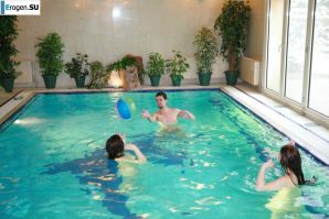 Czech nudists in the pool. Part 2. Thumb 19