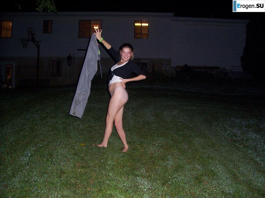 публичные обнажения. Часть 2. Фото 8