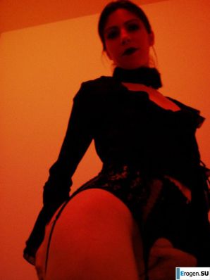 Французская бисексуальная брюнетка. Часть 3. Эскиз 8