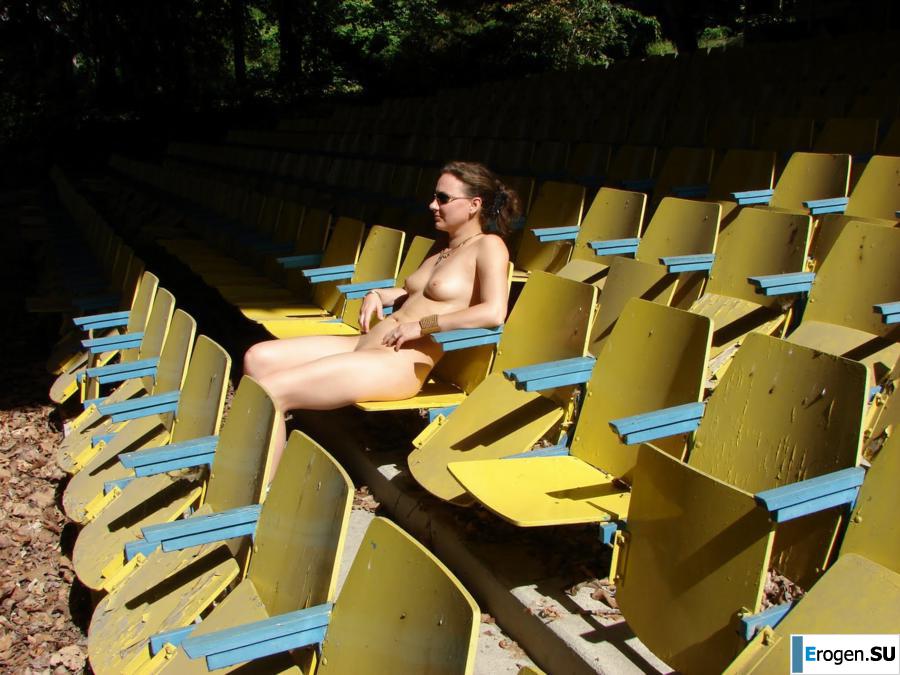 публичные обнажения. Часть 3. Фото 31