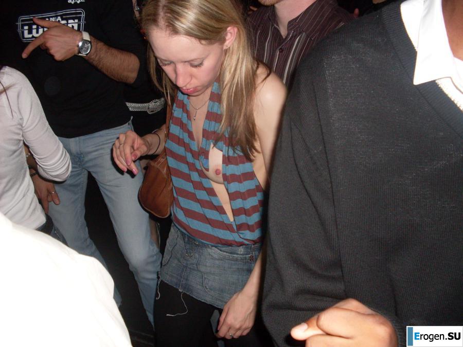 упс сиськи засветила. Часть 3. Фото 21