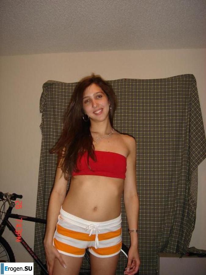 Smiling brunette with everlasting nipples. Part 4. Photo 29