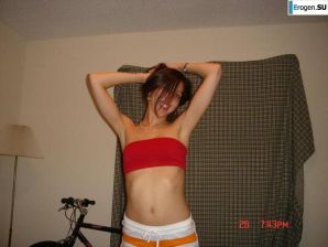 Smiling brunette with everlasting nipples. Part 4. Thumb 28